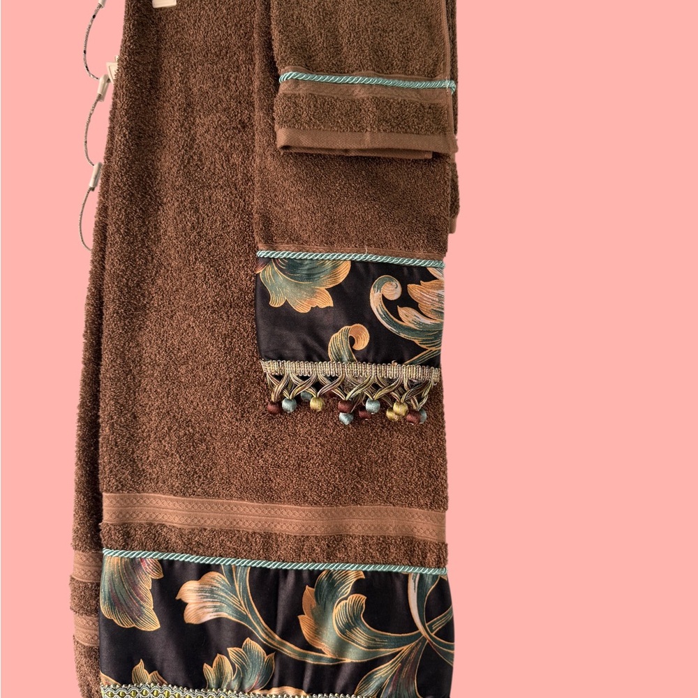 Brown Floral Trim Towel Set